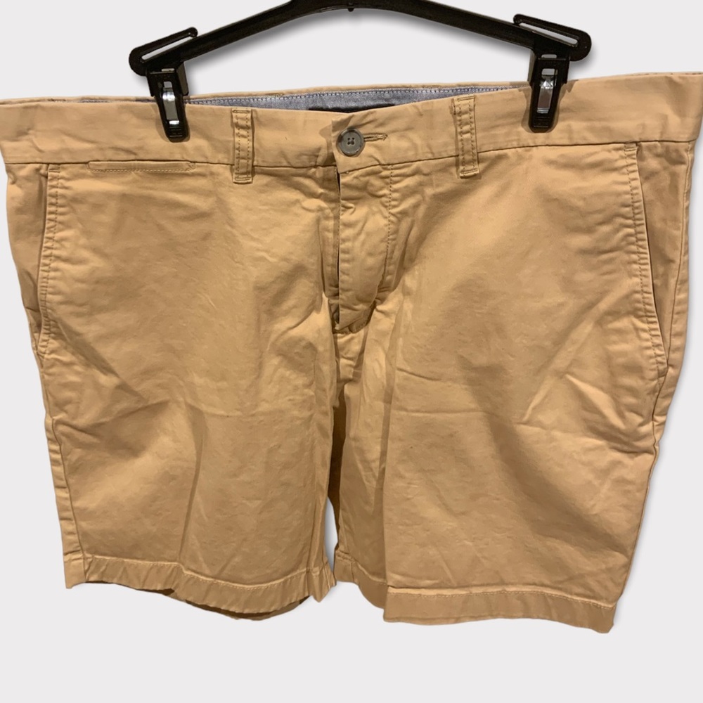 Tommy Hilfigure men’s shorts.
